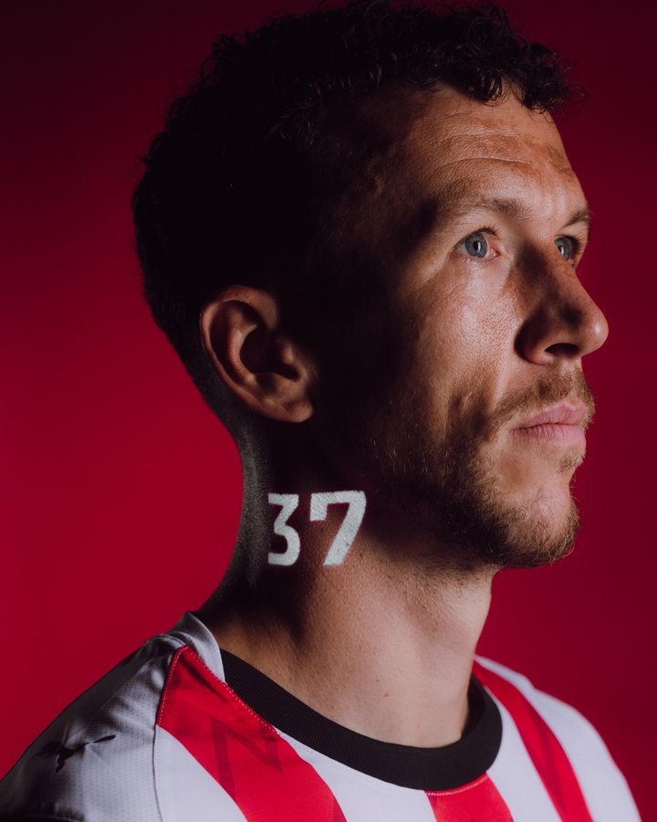 2026世界杯赛程安排-佩里西奇37岁生日，埃因霍温祝福：热情永不老，伊万生日快乐