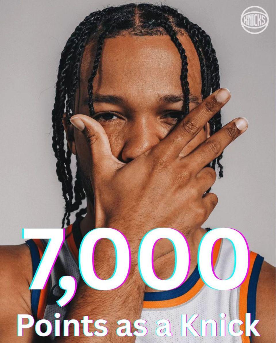 2026世界杯分组-尼克斯7人上双大胜雄鹿 布伦森27+7单节22分迎7000分里程碑